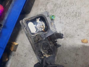 Vând  2 faruri  pentru  ford. - imagine 3