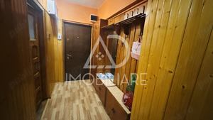  Apartament de vânzare 4 camere, 2 grupuri sanitare , Strada Victoriei, Târgu Jiu - imagine 2