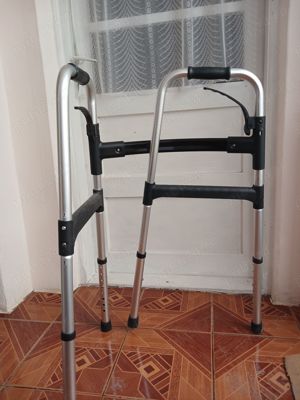 Cadru de mers pliabil pasitor reglabil pe inaltime din aluminiu - imagine 3