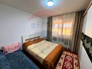 Casă / Vilă cu 5 camere de vânzare în zona Vidin Braila - imagine 7