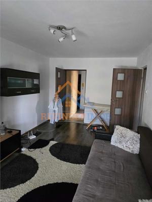 Apartament 3 camere de vanzare - imagine 2