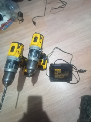 Vând set 2 autofiletante Dewalt 