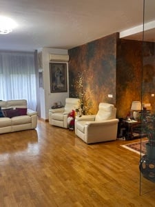 Vând apartament luxos cu 3 camere ultracentral, 137 mp, pe malul Begăi