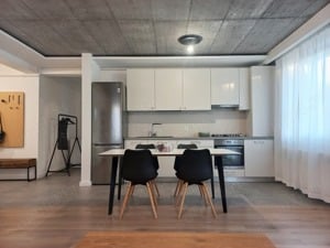 Apartament 3 camere, 2 bai, etaj 1 din 2, parcare in Cartier Europa