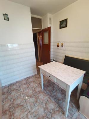 Vand apartament 2 camere, decomandat-etaj intermediar-Alfa - imagine 3