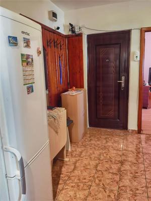 Vand apartament 2 camere, decomandat-etaj intermediar-Alfa - imagine 8