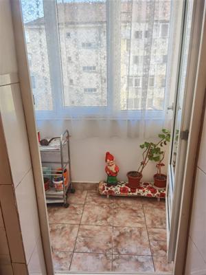 Vand apartament 2 camere, decomandat-etaj intermediar-Alfa - imagine 2