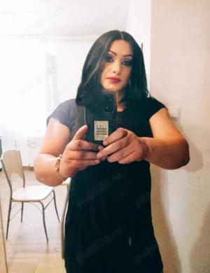 Transexuală mai plinuță cu forme cur brazilian îmi plac începătorii fac și show la web sau filmuleț