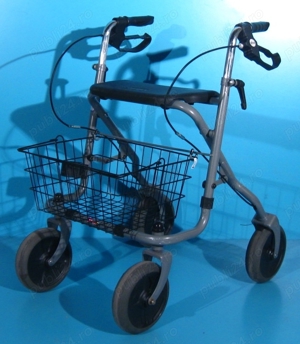 Cadru de mers cu roti pentru varstnici Drive