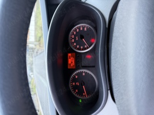 Opel Vivaro 2012 - imagine 2