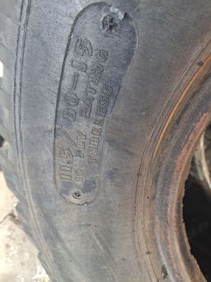 Vând 4 cauciucuri second hand 11,5.80.15 - imagine 3