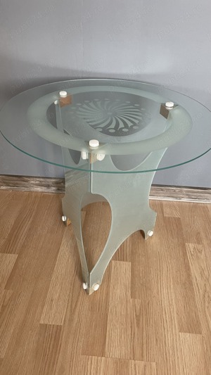 Măsuță rotundă de sticlă 