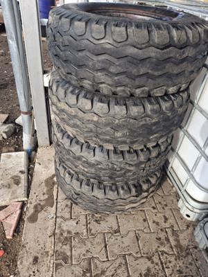 Vând 4 cauciucuri second hand 11,5.80.15 - imagine 5