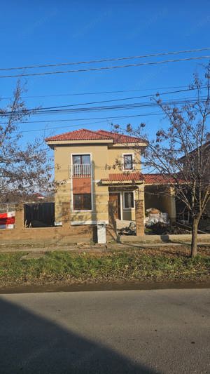 Casa cu garaj, lângă Carrefour, la asfalt - 5 camere, 3 băi - 220.000E - imagine 3