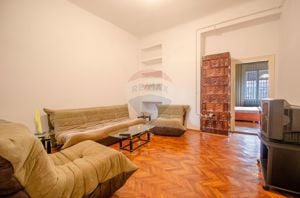 Apartament cu 3 camere de vânzare în zona Sinaia - imagine 2