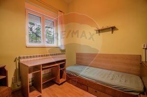 Apartament cu 3 camere de vânzare în zona Sinaia - imagine 6