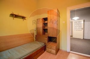 Apartament cu 3 camere de vânzare în zona Sinaia - imagine 5