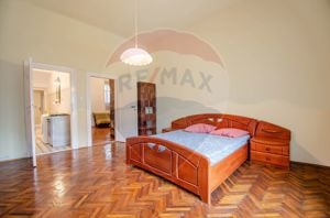 Apartament cu 3 camere de vânzare în zona Sinaia - imagine 9