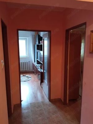 Apartament cu 3 camere, Strada Primaverii, etajul 3 - imagine 2