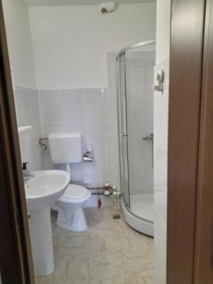 Apartament 2 cam, decomandat, 8 min metrou Titan si parc IOR - imagine 8