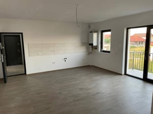 Vand apartament 2 camere  - imagine 9