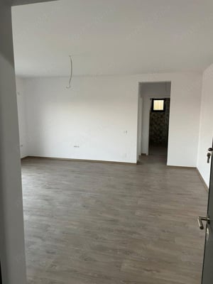 Vand apartament 2 camere  - imagine 4