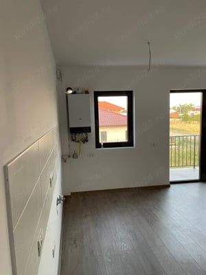 Vand apartament 2 camere  - imagine 8