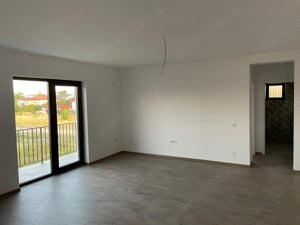 Vand apartament 2 camere  - imagine 2