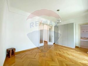 Apartament cu 3 camere în vilă, de închiriat, în zona Capitale - imagine 12