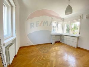 Apartament cu 3 camere în vilă, de închiriat, în zona Capitale - imagine 8