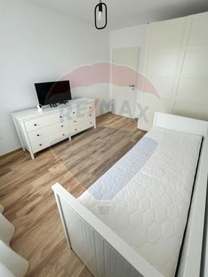 Apartament cu 3 camere de vânzare în zona Tractorul - imagine 13