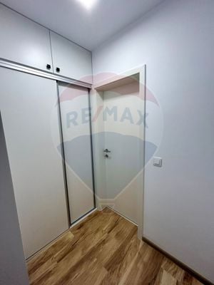 Apartament cu 3 camere de vânzare în zona Tractorul - imagine 15