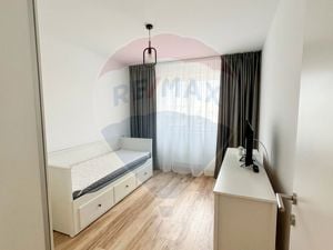 Apartament cu 3 camere de vânzare în zona Tractorul - imagine 11