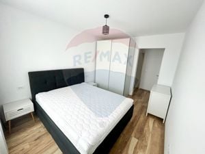 Apartament cu 3 camere de vânzare în zona Tractorul - imagine 3