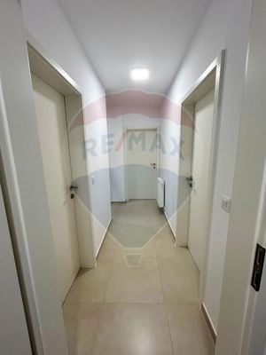 Apartament cu 3 camere de vânzare în zona Tractorul - imagine 6