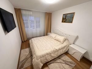 Oportunitate, Apartament decomandat, 2 camere, zona Soarelui - imagine 3