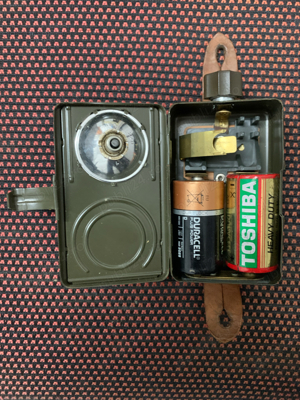 Lanterna veche militara - imagine 5