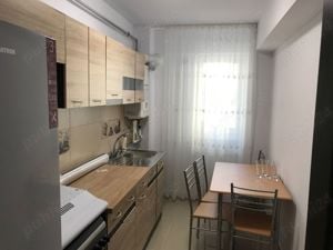 Apartament 2 Camere  decomandat- Valea Lupului - 350 euro. Apartamentul este situat intr-un complex  - imagine 2