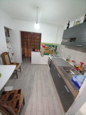 Închiriez apartament 2 camere  - imagine 8