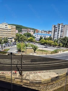 Vand apartament în centrul orașului Reșița  - imagine 5