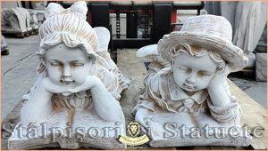 Set statuete doi copii scolari, galben patinat, model S15.