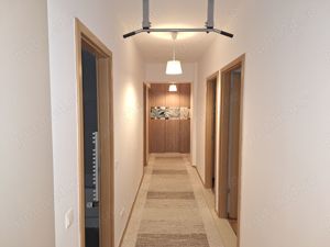 Inchiriere  apartament  5 camere  New Town + 2 locuri parcare subsol - imagine 3