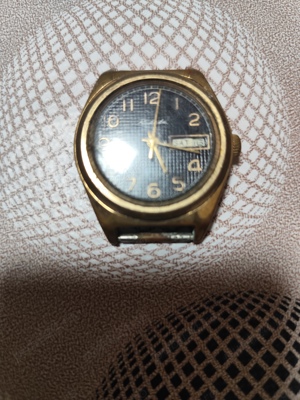 Ceas Raketa mecanic cu dată în stare de funcționare. - imagine 4