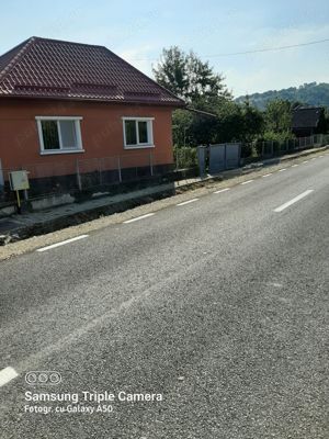 vand casa cu 3 camere , baie , bucatarie , suprafata totala 38 arii , intravilan - imagine 2