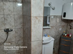 vand casa cu 3 camere , baie , bucatarie , suprafata totala 38 arii , intravilan - imagine 8