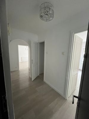 Apartament 2 camere cu gradina, RECENT RENOVAT - Otopeni - imagine 4