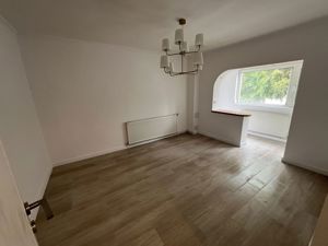 Apartament 2 camere cu gradina, RECENT RENOVAT - Otopeni