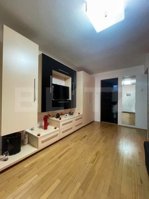 Apartament la casa, 2 camere, semidecomandat, 45 mp, - imagine 8