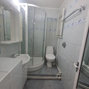 De închiriat  apartament cu 3 camere - imagine 5