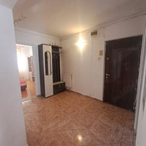 De închiriat  apartament cu 3 camere - imagine 9